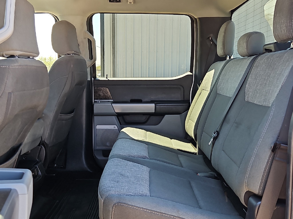 Certified 2025 Ford F250 XLT w/ Black Appearance Package AWD/4WD image 16