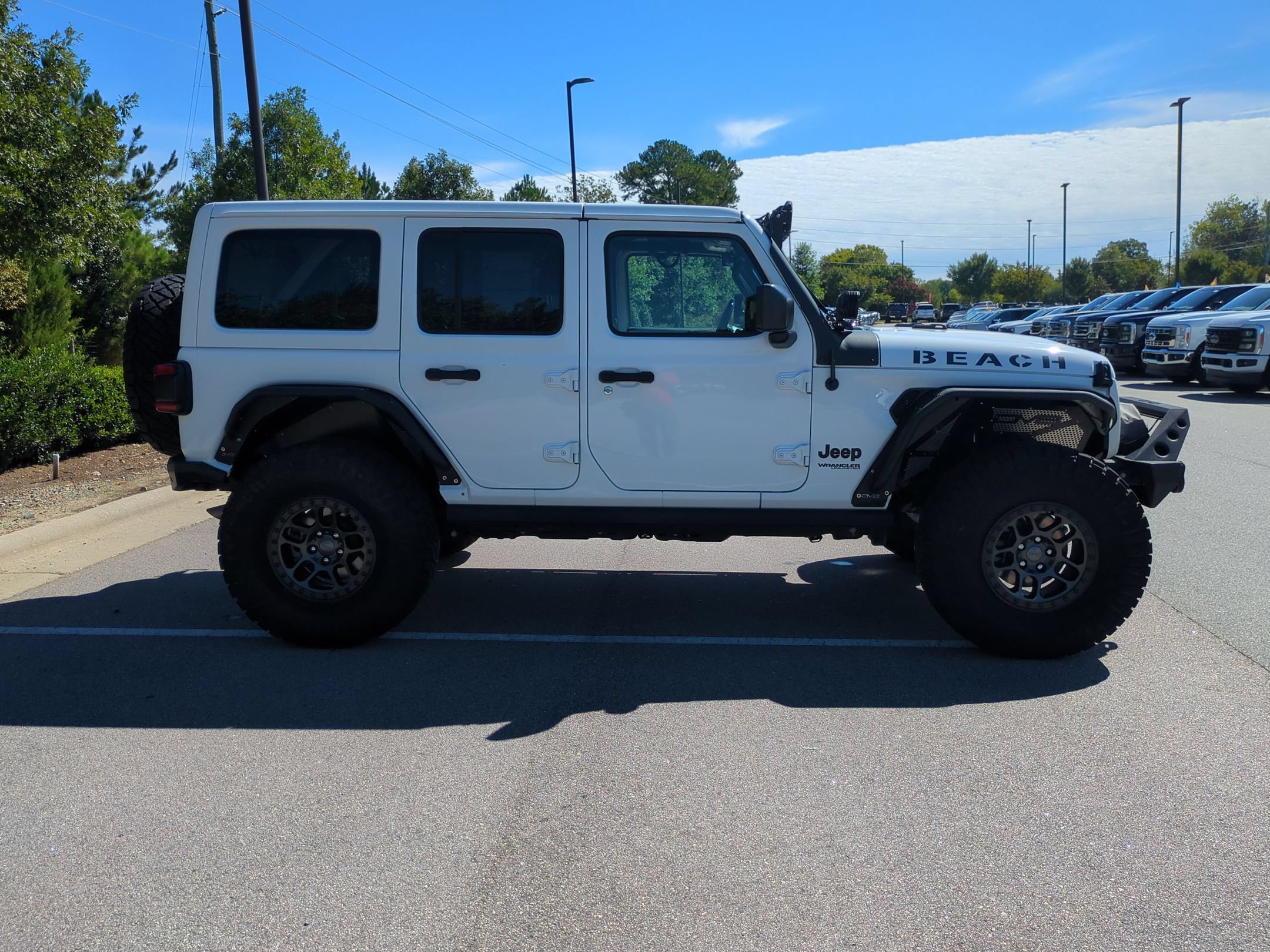 Used 2022 Jeep Wrangler Unlimited Sport w/ Xtreme Recon 35" Tire Package AWD/4WD image 3