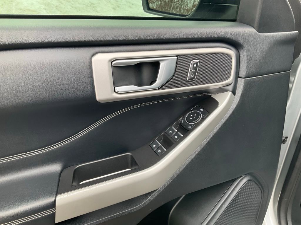 Certified 2022 Ford Explorer XLT w/ Equipment Group 202A image 21
