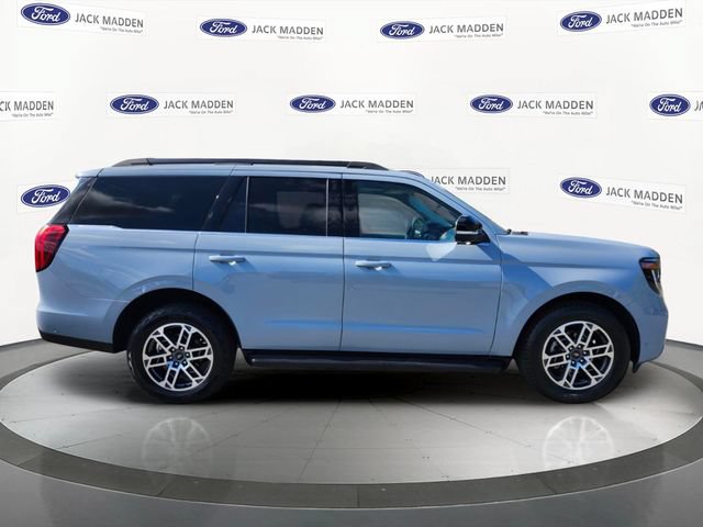 Certified 2025 Ford Expedition Active AWD/4WD image 6