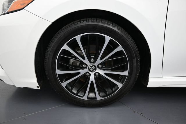 Used 2019 Toyota Camry SE w/ Audio Package FWD image 9