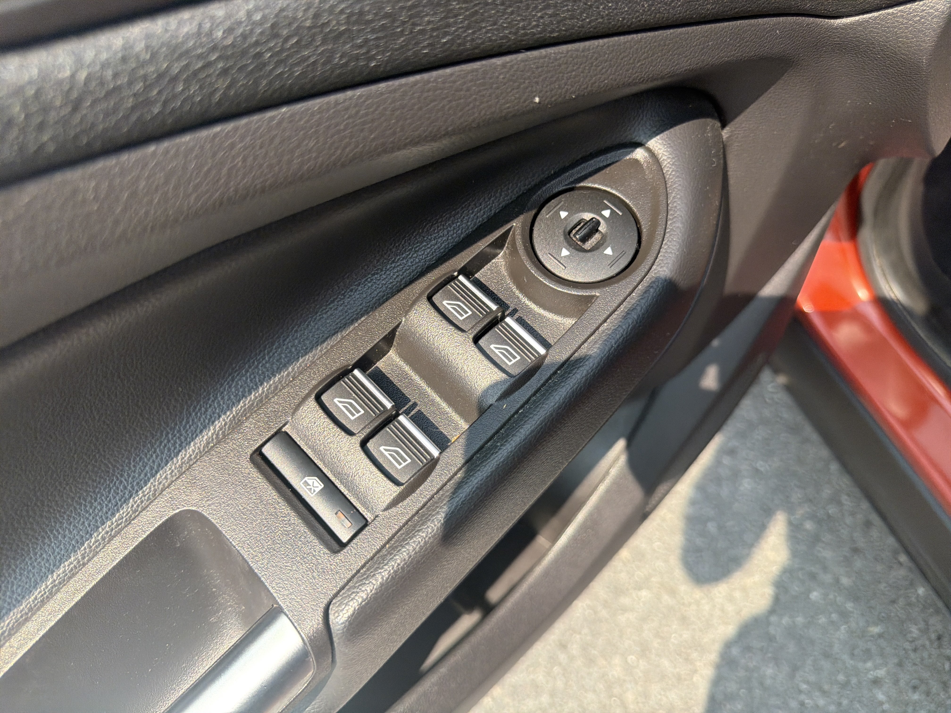 Certified 2019 Ford Escape SE AWD/4WD image 16
