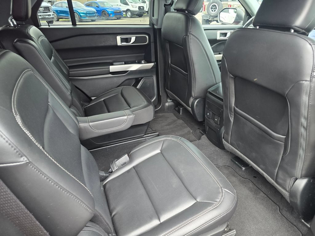 Certified 2023 Ford Explorer XLT w/ Equipment Group 202A AWD/4WD image 15