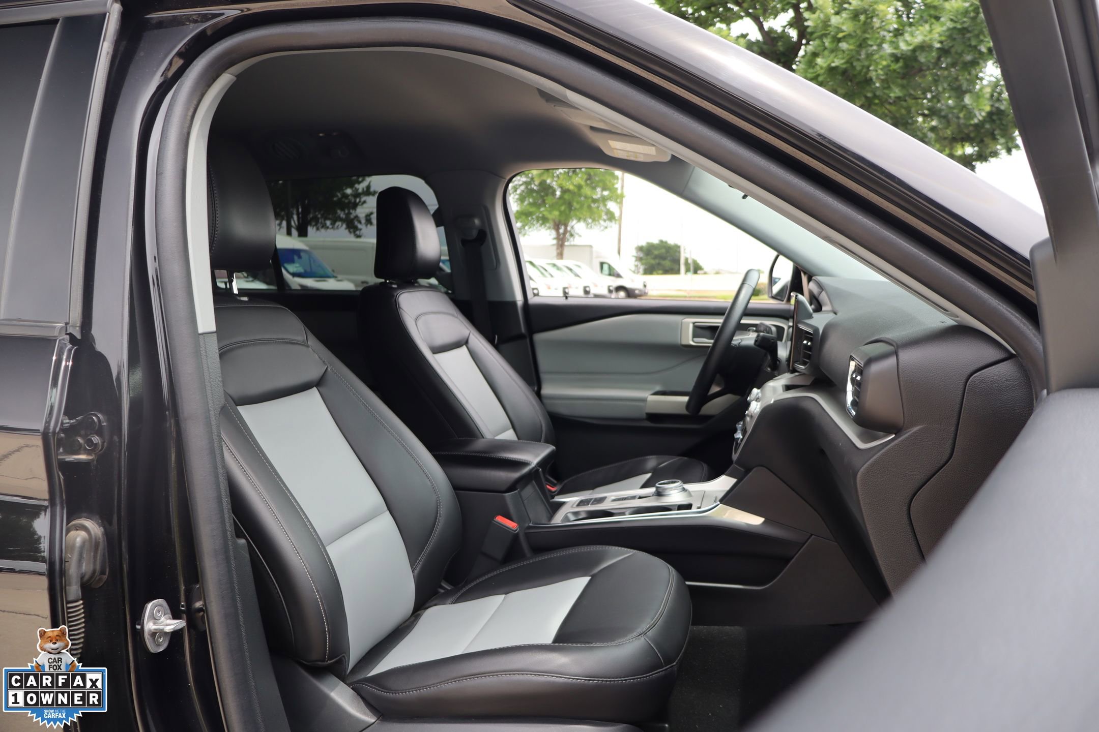 Certified 2023 Ford Explorer XLT w/ Equipment Group 202A RWD image 31