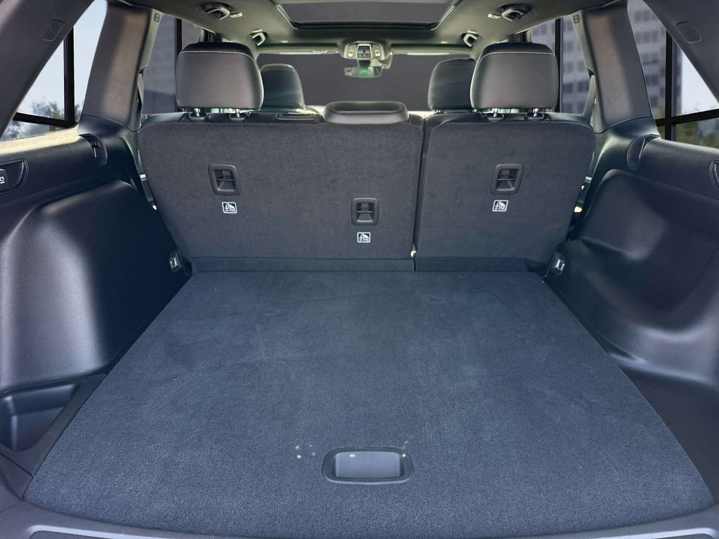 Used 2025 Jeep Grand Cherokee Limited w/ Luxury Tech Group II RWD image 11