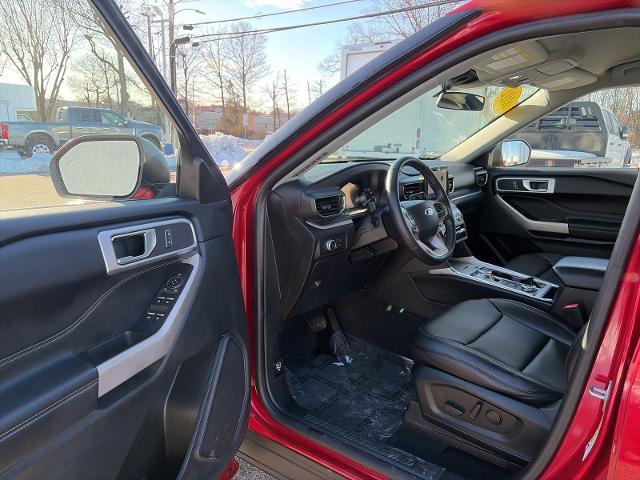 Certified 2022 Ford Explorer XLT w/ Equipment Group 202A image 25