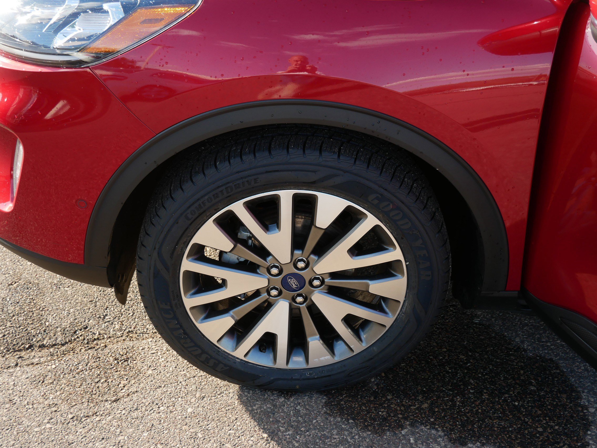Certified 2020 Ford Escape Titanium AWD/4WD image 15