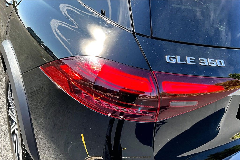 Used 2026 Mercedes-Benz GLE 350 4MATIC w/ Driver Assistance Package image 29