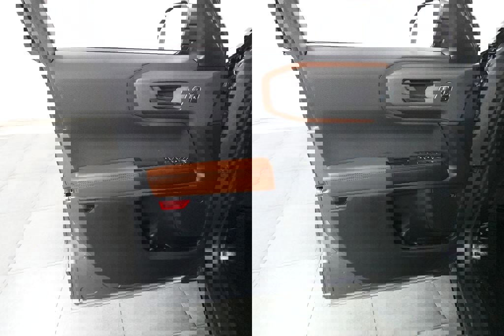 Certified 2025 Ford Bronco Sport Outer Banks w/ Outer Banks Tech Package+ AWD/4WD image 23