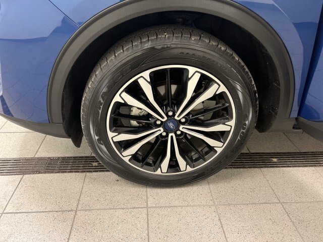 Certified 2022 Ford Escape SEL w/ SEL Stealth AWD Package image 10
