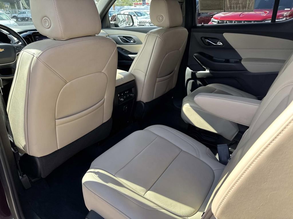 Used 2022 Chevrolet Traverse LT image 13