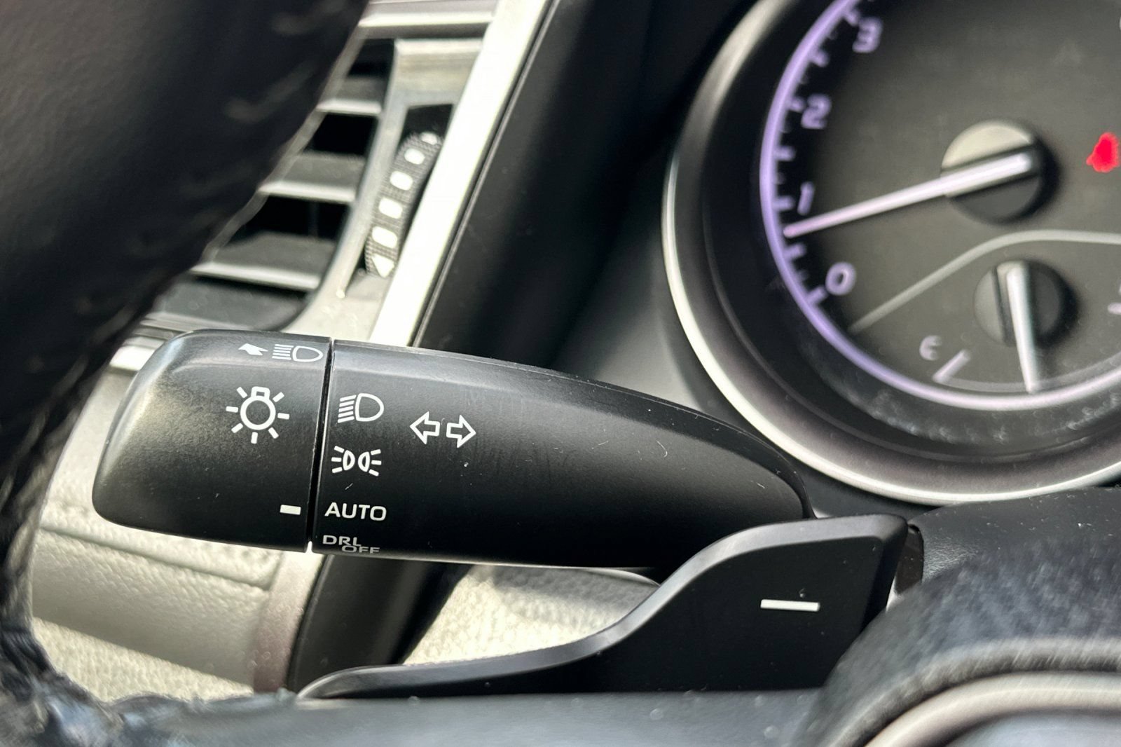 Used 2023 Toyota Camry SE FWD image 30