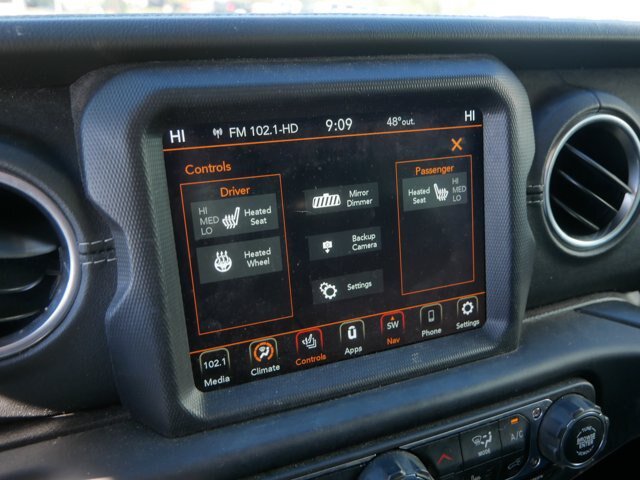 Used 2020 Jeep Wrangler Unlimited Sahara AWD/4WD image 28