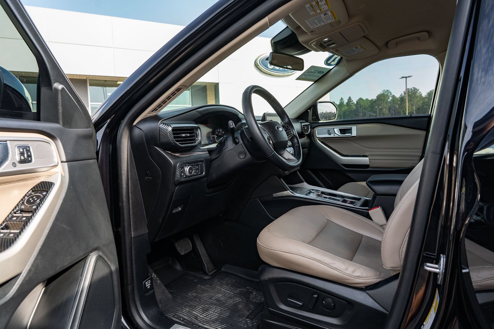 Certified 2021 Ford Explorer Limited w/ Hybrid Equipment Group 310A RWD image 18