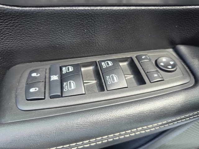 Used 2025 Chrysler Pacifica Select FWD image 17