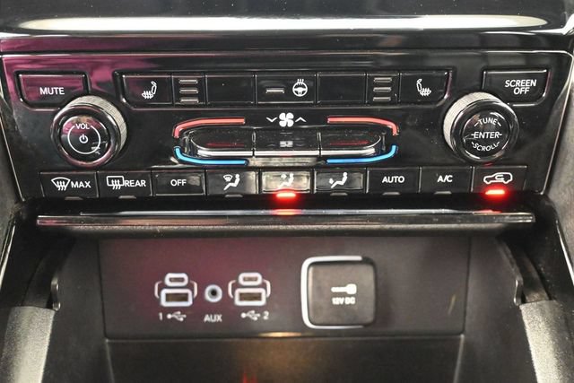 Used 2023 Jeep Grand Cherokee L Limited AWD/4WD image 25