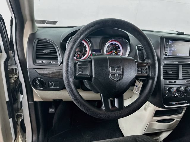 Used 2018 Dodge Grand Caravan SE FWD image 26