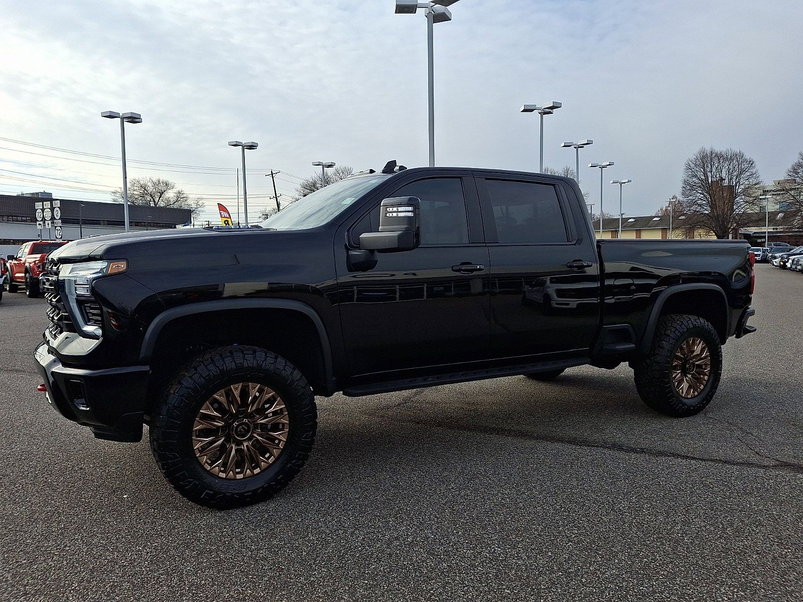 Used 2024 Chevrolet Silverado 2500 ZR2 w/ Snow Plow Prep/Camper Package image 5