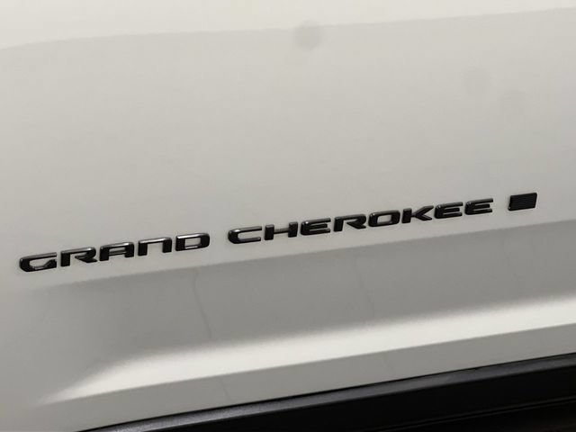 Used 2025 Jeep Grand Cherokee 4WD image 17