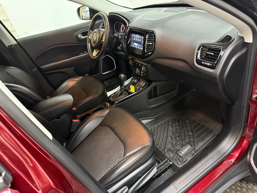 Used 2021 Jeep Compass Latitude image 32