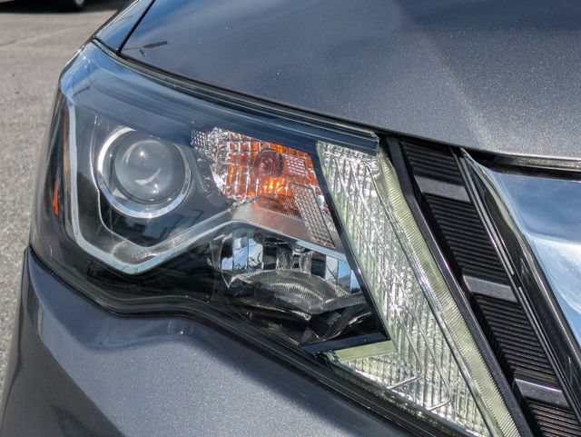 Used 2020 Nissan Pathfinder S FWD image 10