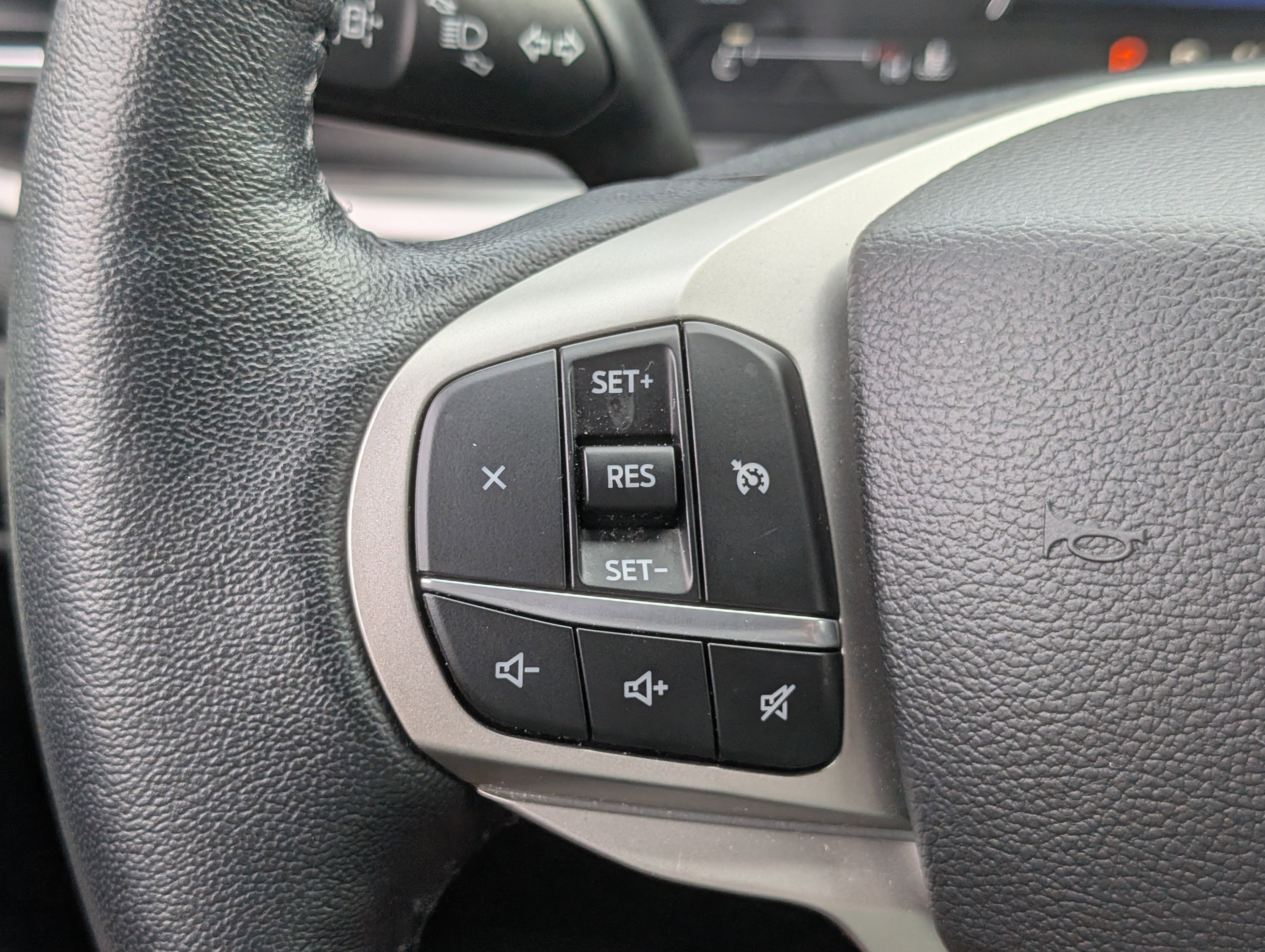 Certified 2022 Ford Explorer XLT w/ Equipment Group 202A image 26