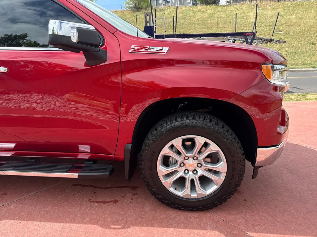 Used 2026 Chevrolet Silverado 1500 LTZ w/ LTZ Convenience Package II AWD/4WD image 32