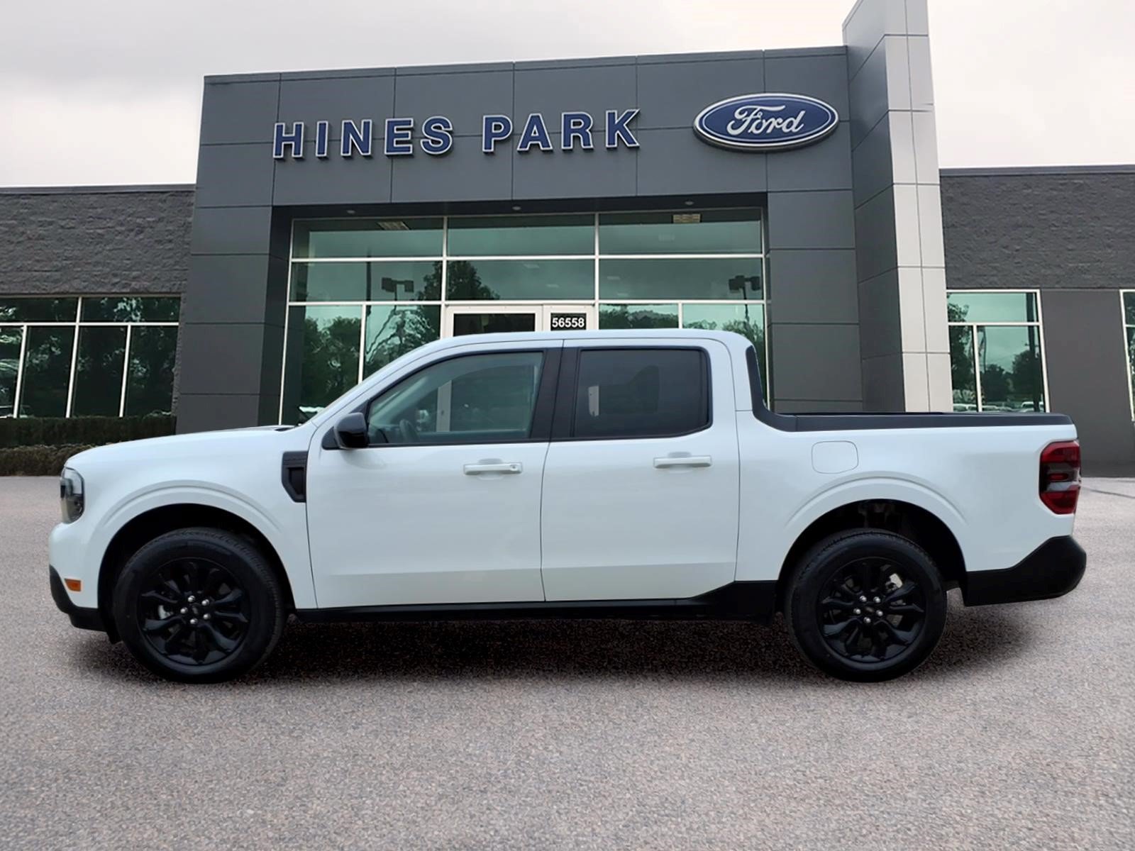 Certified 2024 Ford Maverick Lariat w/ Black Appearance Package AWD/4WD image 4