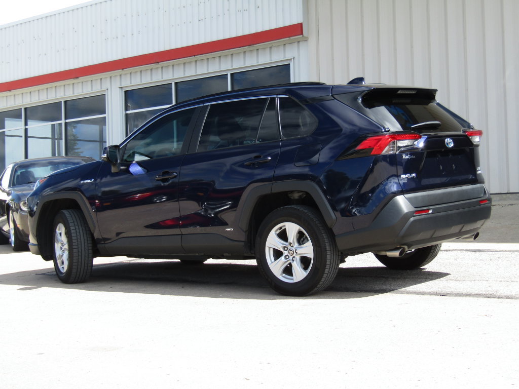 Used 2021 Toyota RAV4 XLE w/ Convenience Package AWD/4WD image 10