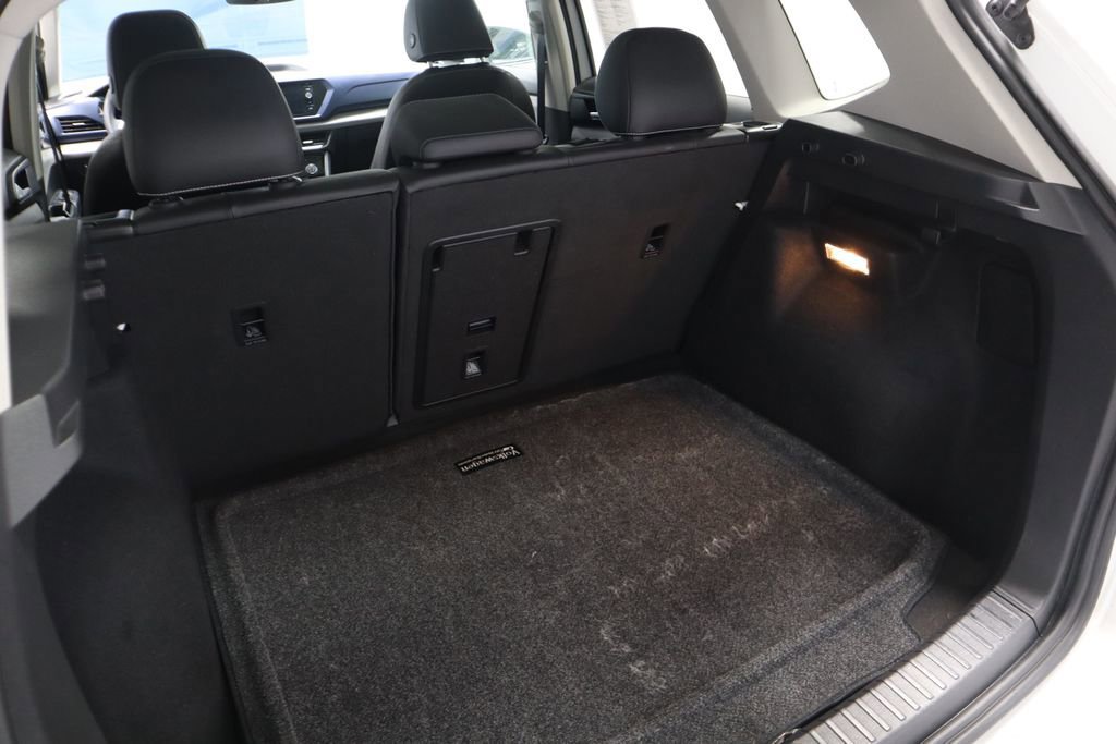 Used 2023 Volkswagen Taos SE w/ Panoramic Sunroof Package AWD/4WD image 18