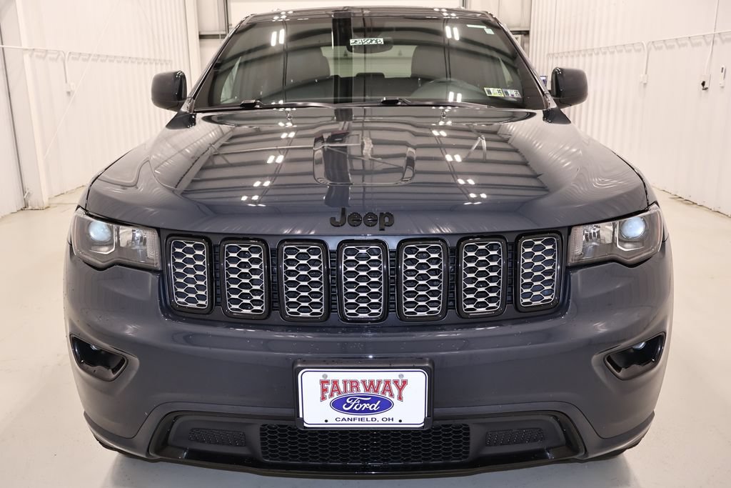 Used 2018 Jeep Grand Cherokee Laredo AWD/4WD image 5