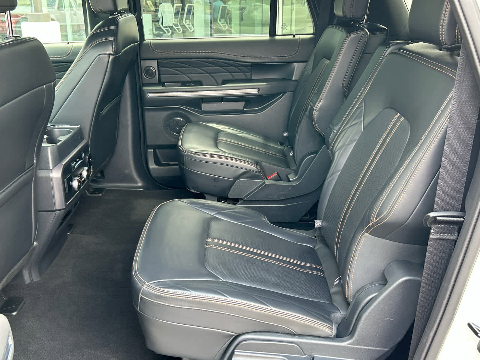 Certified 2024 Ford Expedition Max Platinum image 26