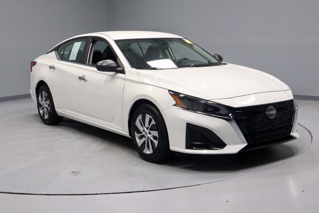 Used 2025 Nissan Altima 2.5 S FWD image 1