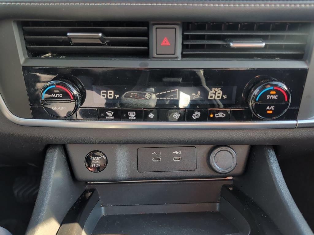 Used 2024 Nissan Rogue SV FWD image 16