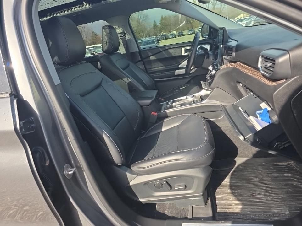 Certified 2023 Ford Explorer Limited w/ Limited Technology Package image 8
