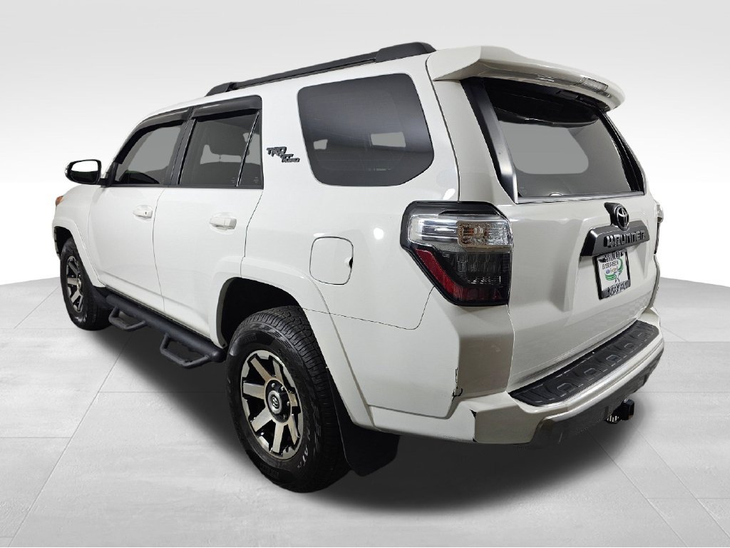 Used 2021 Toyota 4Runner TRD Off-Road Premium w/ Moonroof Package AWD/4WD image 5