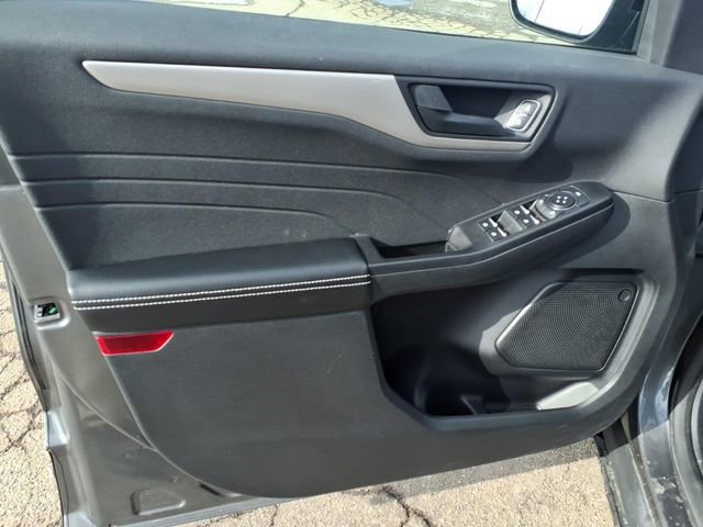 Certified 2022 Ford Escape SE w/ SE Sport Appearance Package image 12