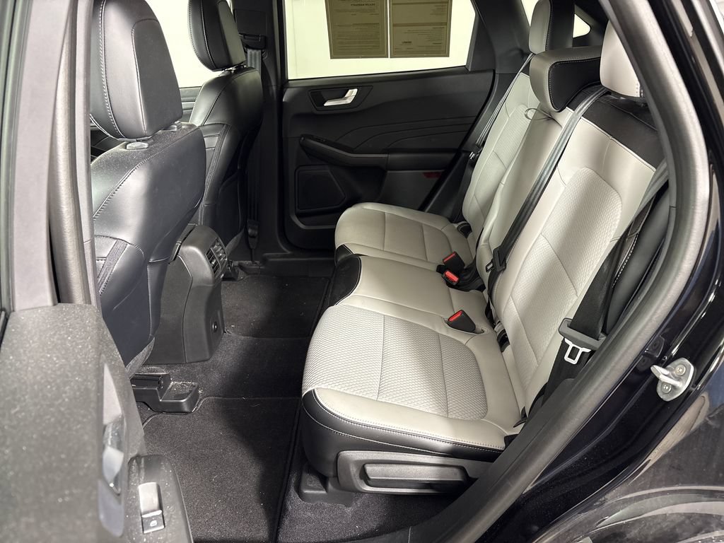 Certified 2023 Ford Escape SE FWD image 30