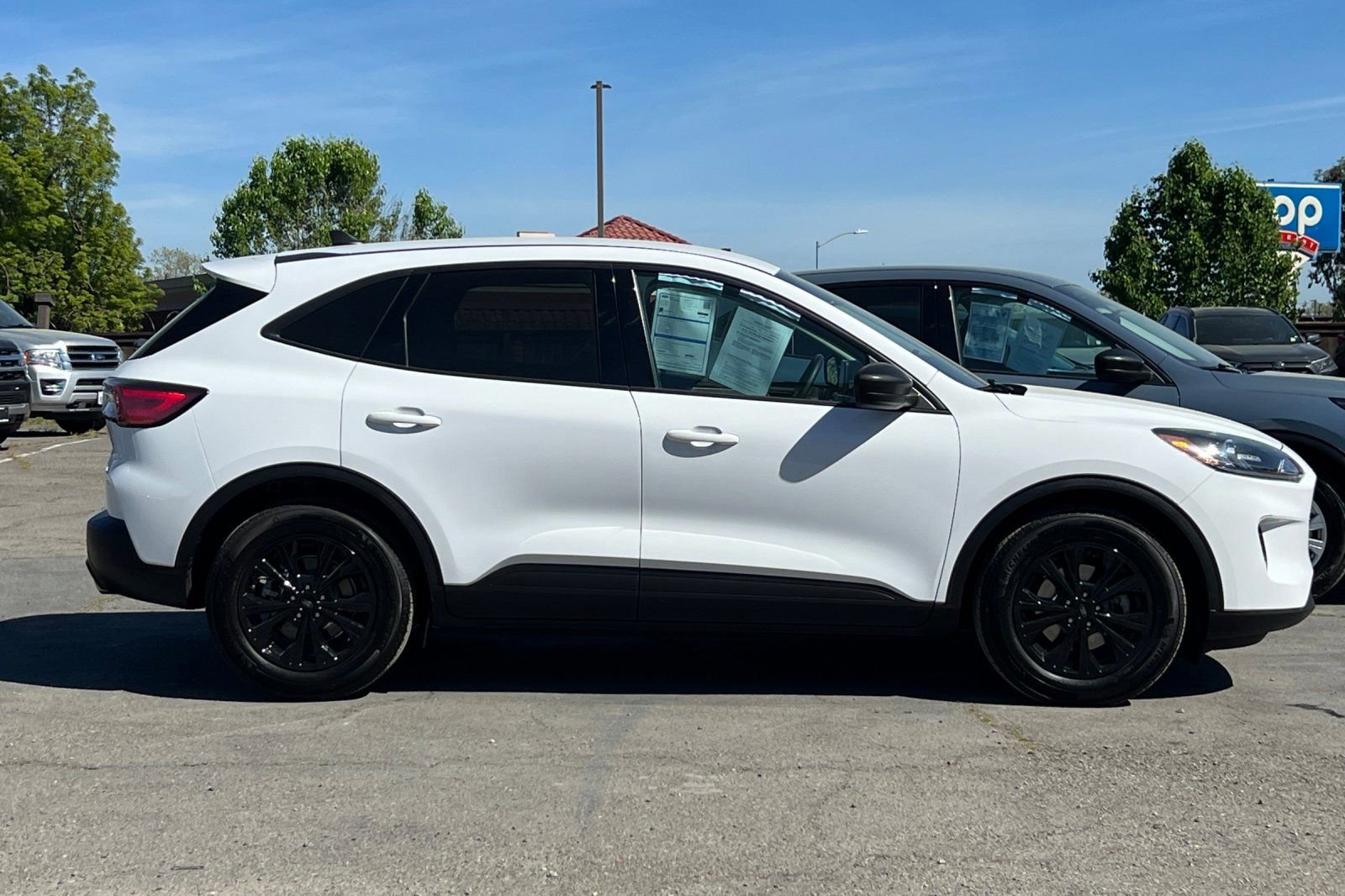 Certified 2022 Ford Escape SE w/ SE Sport Appearance Package image 6