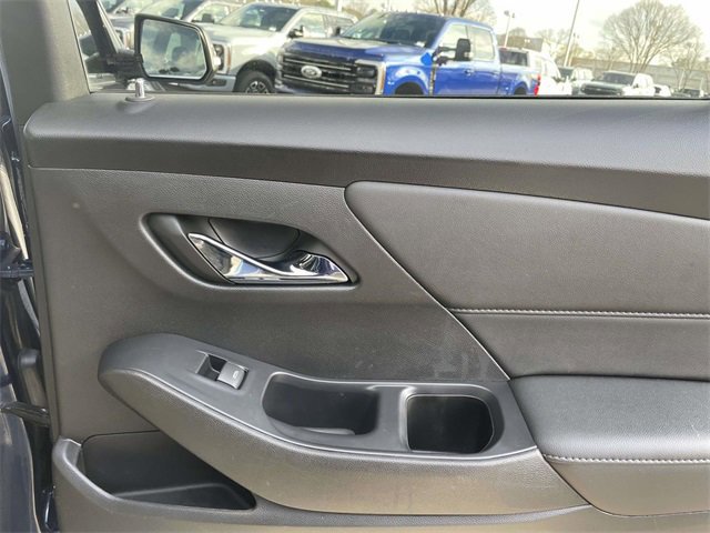 Used 2022 Chevrolet Traverse LT image 28