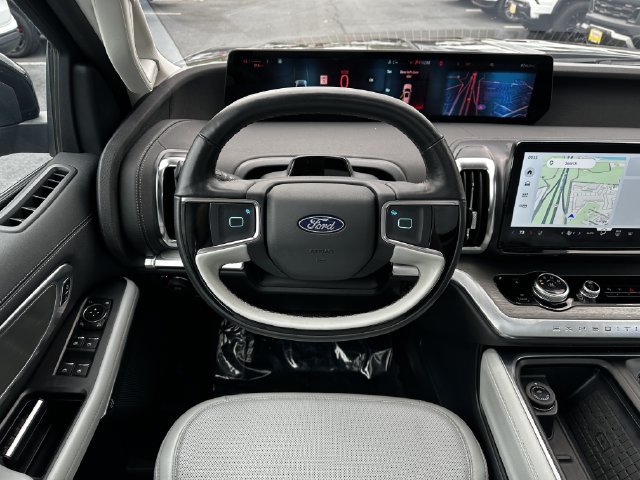 Certified 2025 Ford Expedition Max Platinum w/ Driver's Package AWD/4WD image 14
