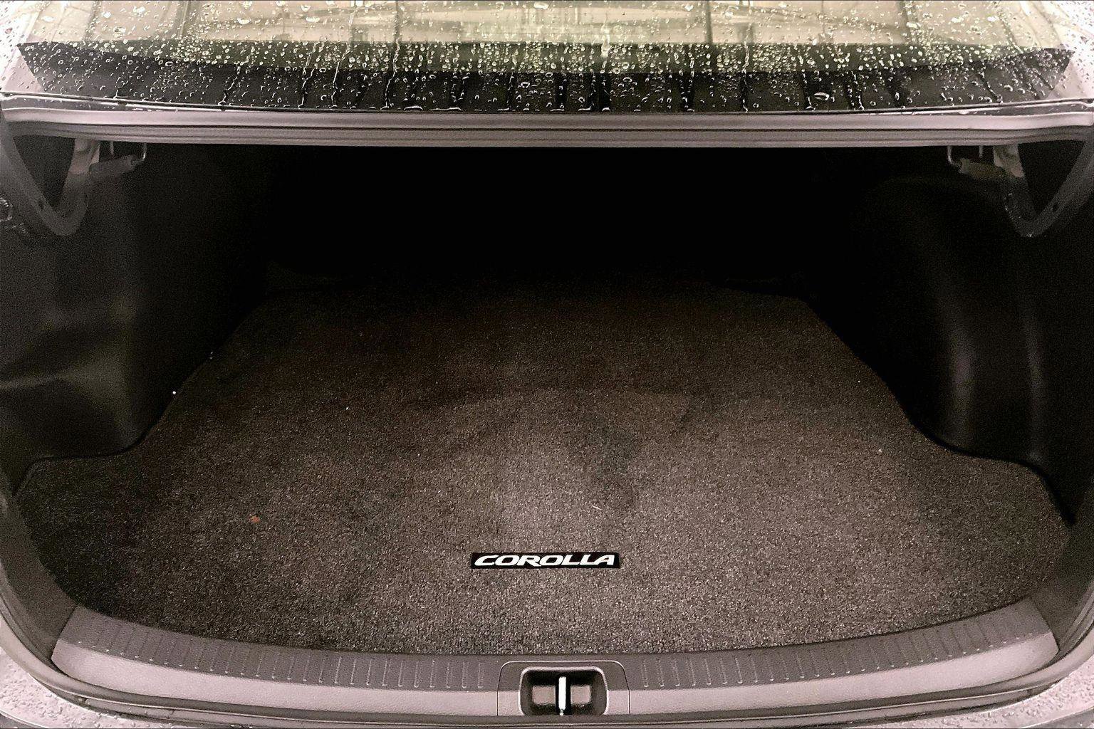 Used 2023 Toyota Corolla LE w/ Carpet Mat Package (TMS) image 33