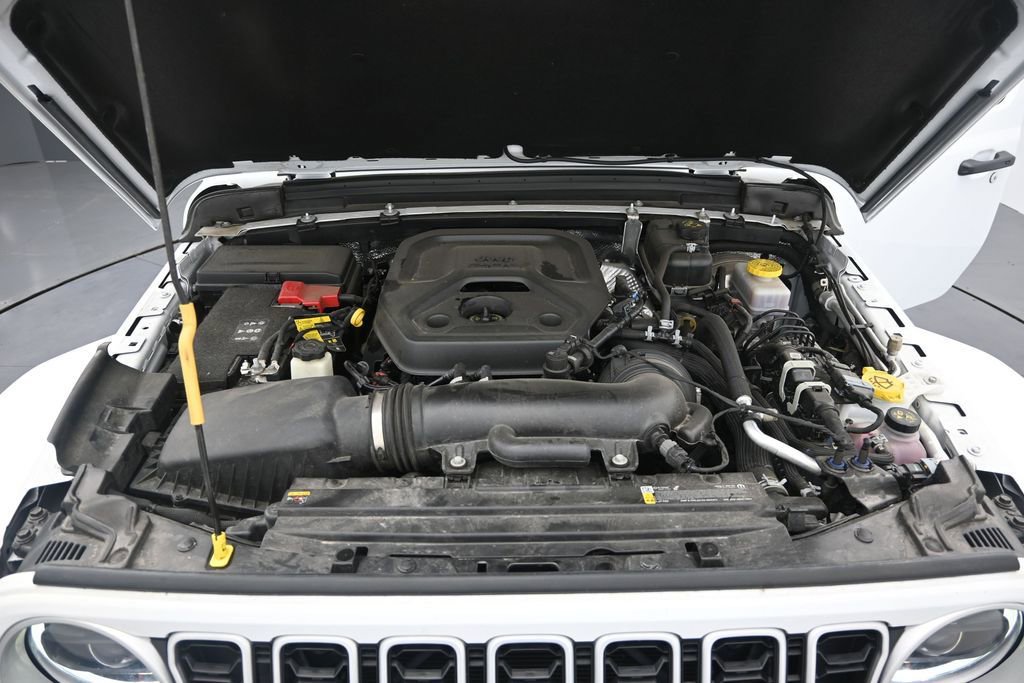 Used 2025 Jeep Wrangler Sahara AWD/4WD image 11