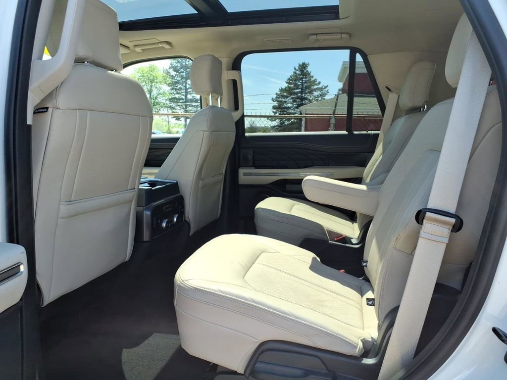 Certified 2024 Ford Expedition Platinum AWD/4WD image 11