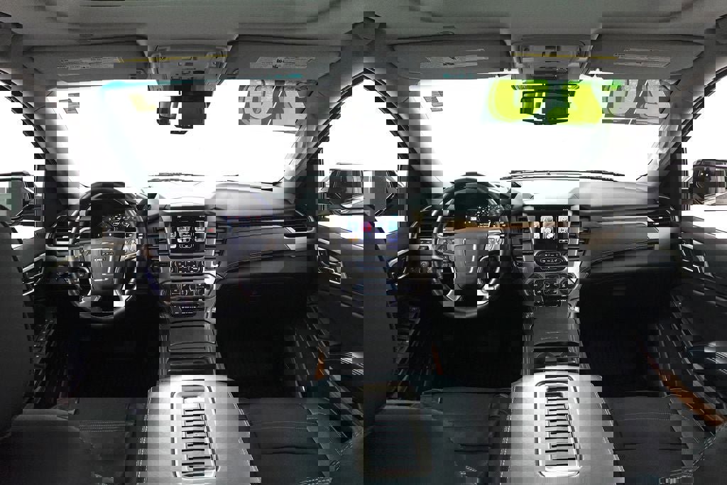 Used 2020 GMC Yukon Denali w/ Denali Ultimate Black Edition image 7