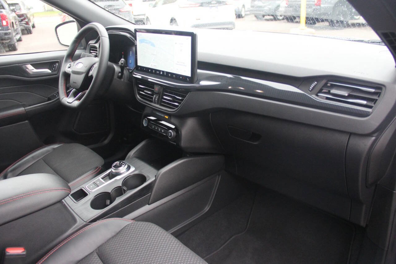 Certified 2024 Ford Escape ST-Line w/ Tech Pack #1 image 25