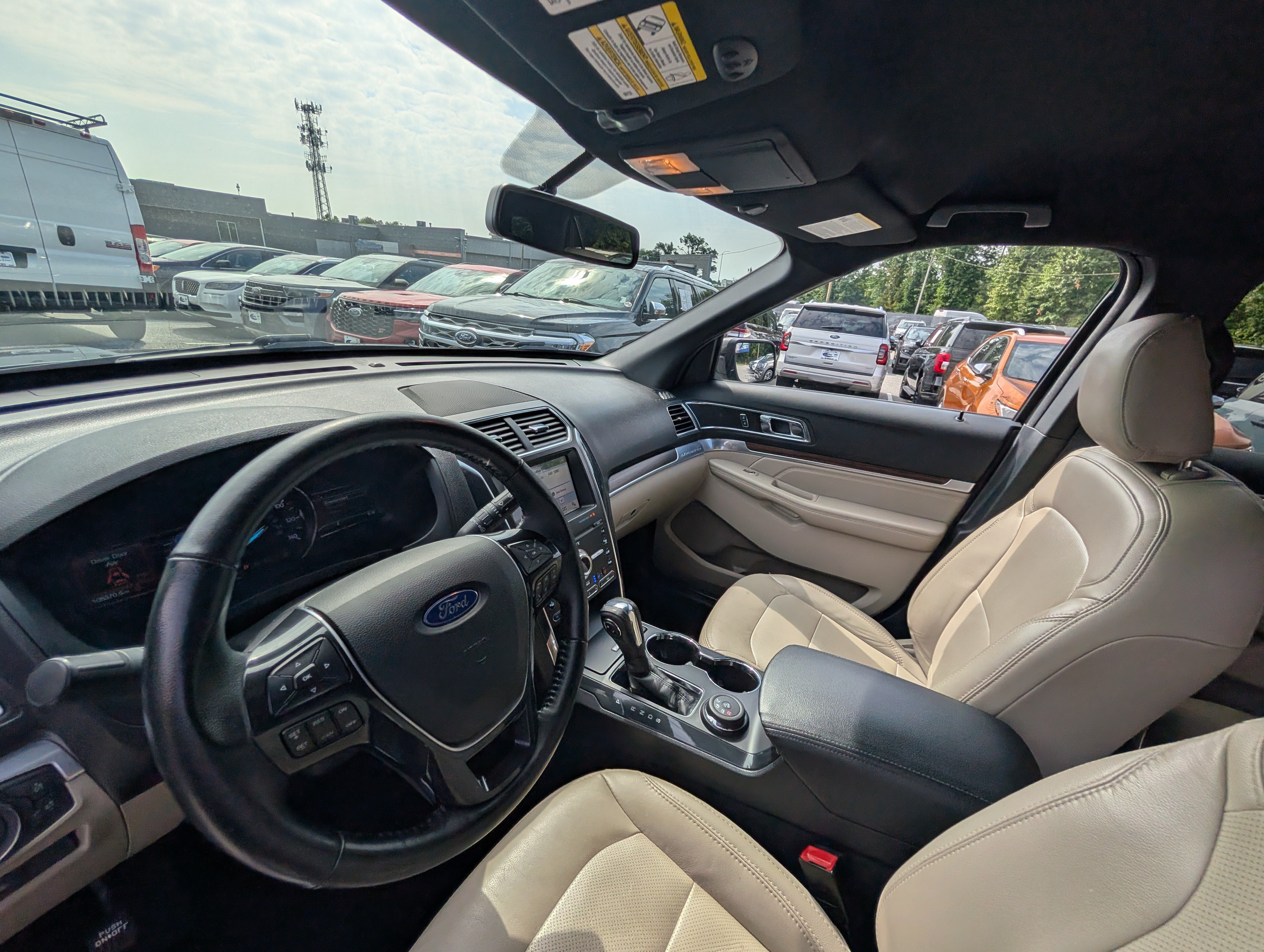 Certified 2019 Ford Explorer Limited w/ Class III Trailer Tow Package AWD/4WD image 19