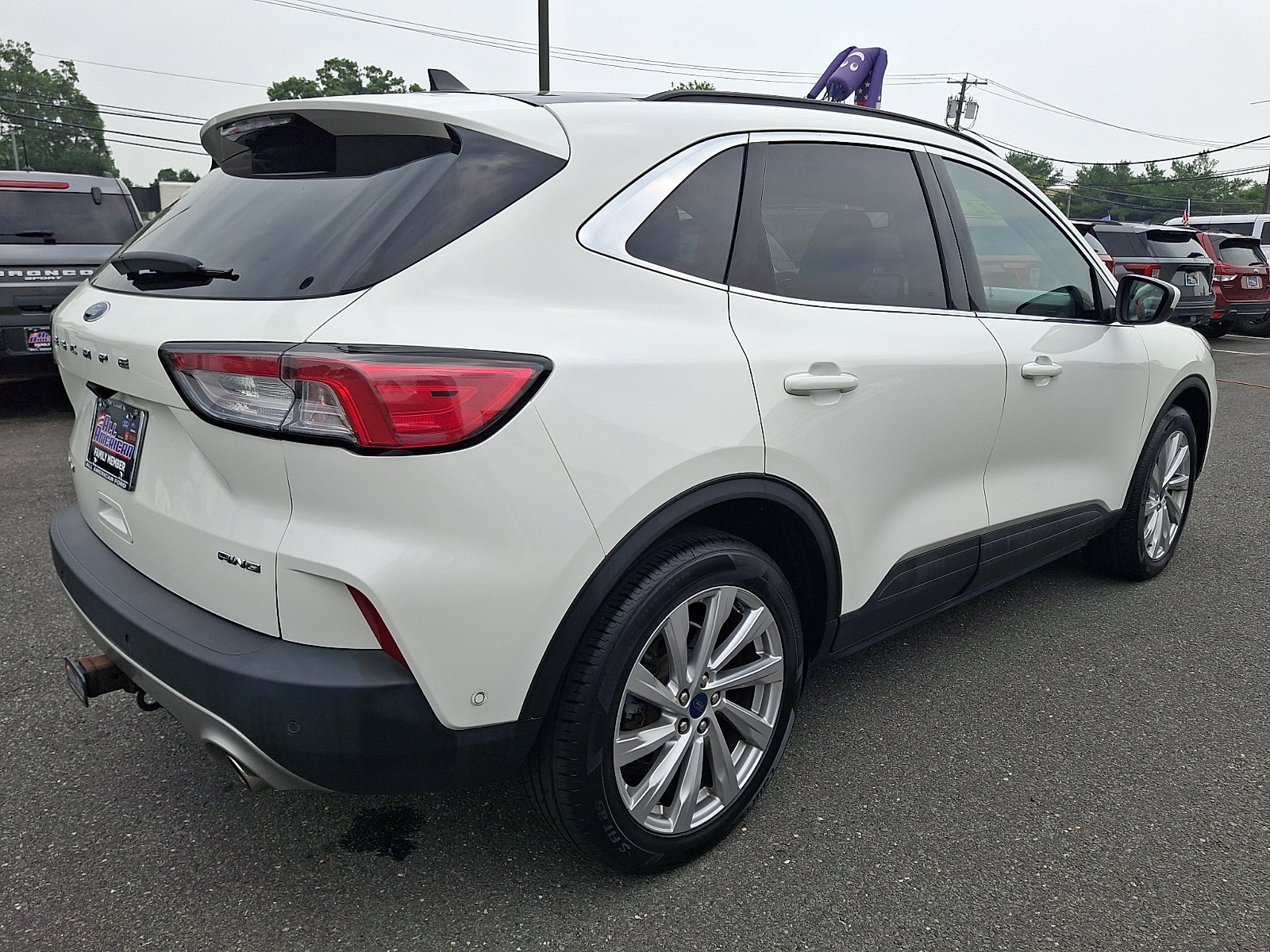 Certified 2022 Ford Escape Titanium w/ Titanium Elite Package AWD/4WD image 11