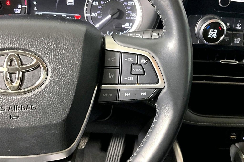 Used 2024 Toyota Highlander LE image 15