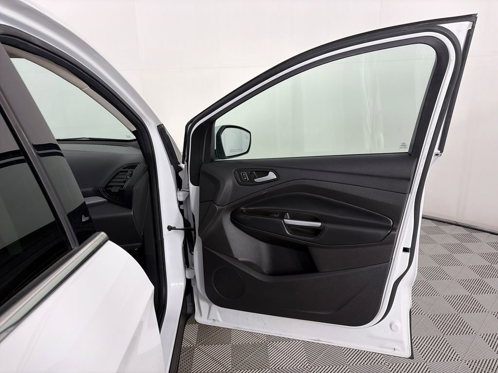 Certified 2019 Ford Escape SE image 30